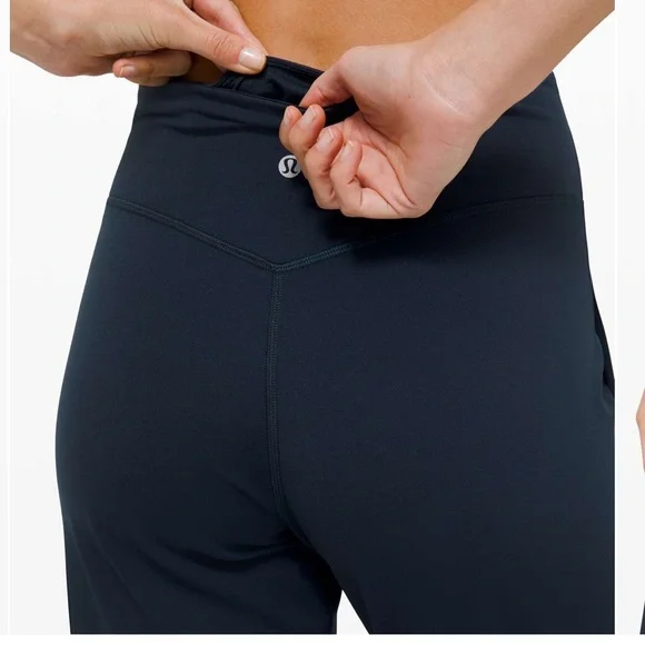 Size 10 Lululemon Align High-Rise Cropped Jogger
True Navy - Picture 2 of 4